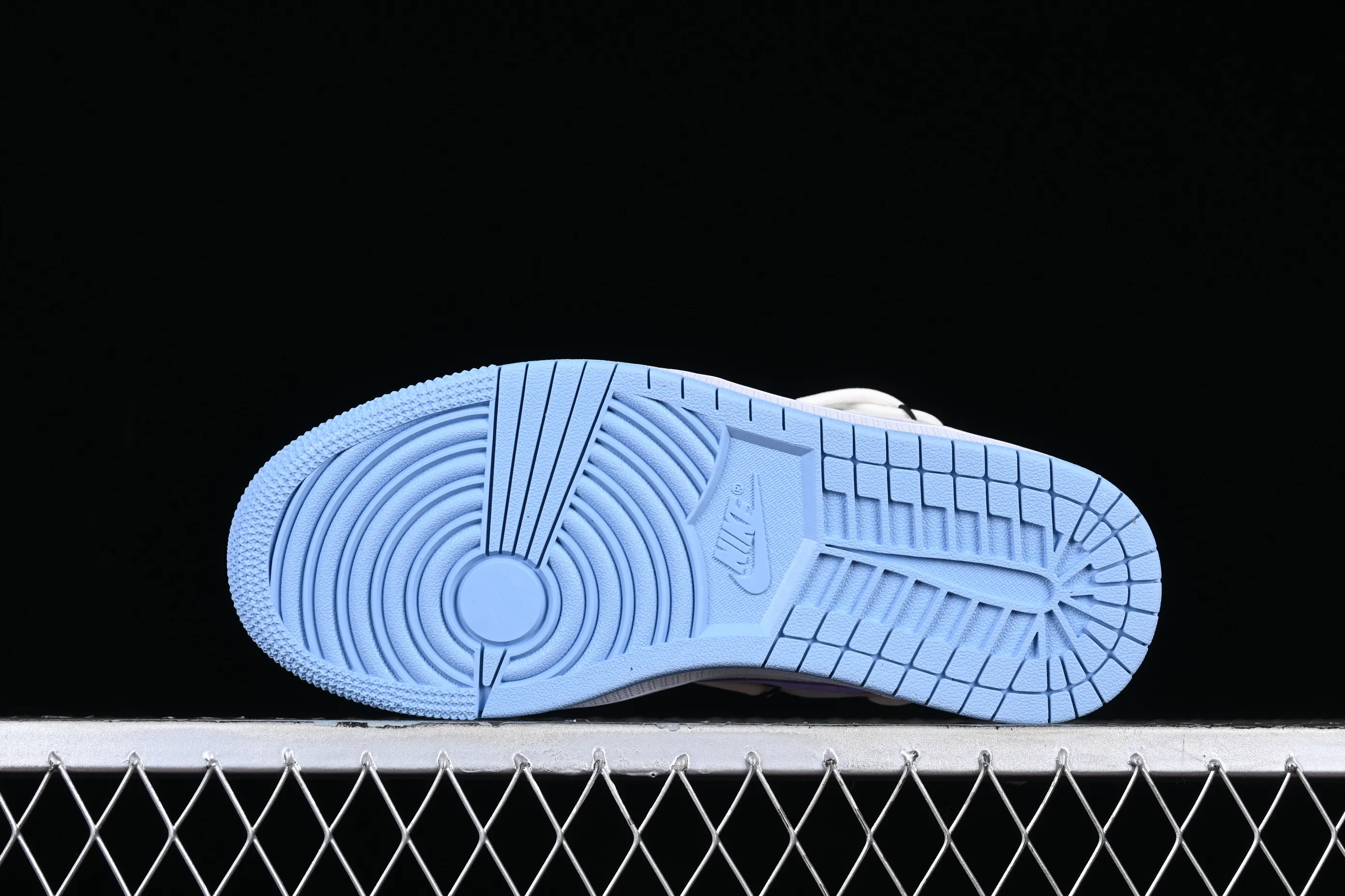 All categories Air Jordan Jordan series basketball shoes Air Jordan 1 Low Z version Air Jordan 1 Low AJ1 Joe 1 University blue strap purple hook low-top basketball shoes DC0774-050